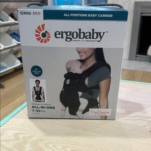 Ergobaby Omni 360 Carrier in Black and Gray